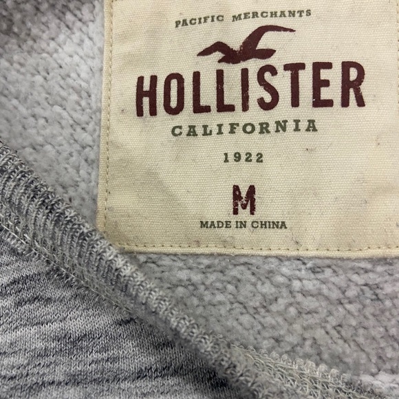 Hollister Crewneck - Picture 2 of 2